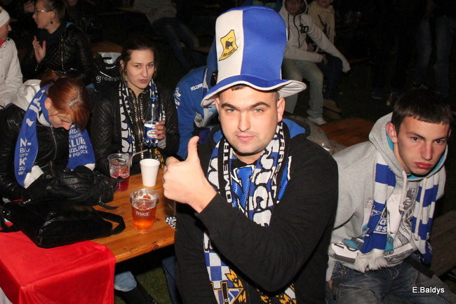 Tłumy w strefie kibica (zdjęcia)