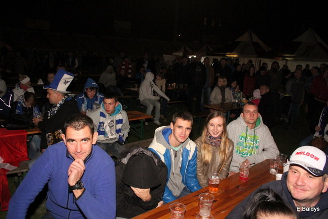 Tłumy w strefie kibica (zdjęcia)