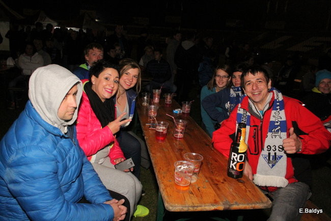 Tłumy w strefie kibica (zdjęcia)