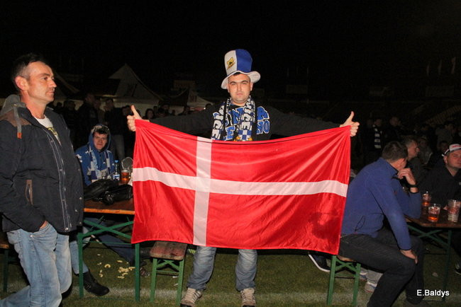 Tłumy w strefie kibica (zdjęcia)