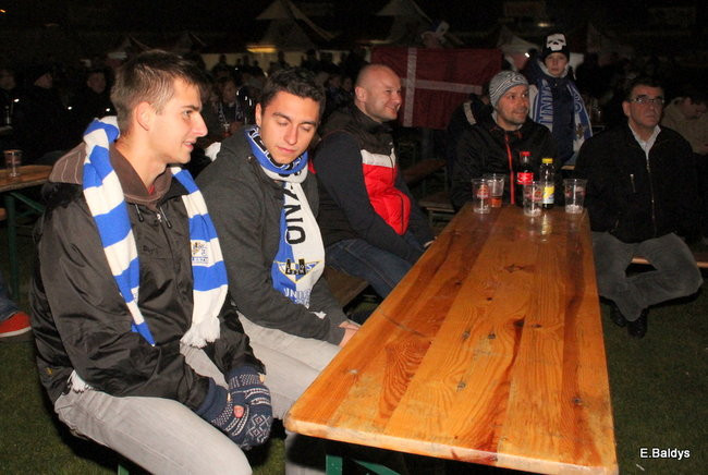 Tłumy w strefie kibica (zdjęcia)