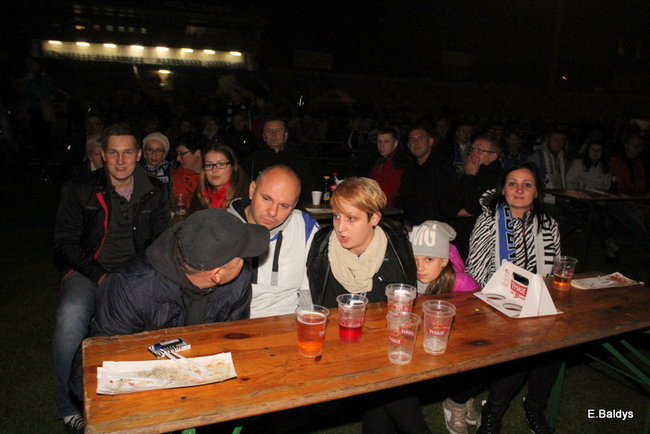 Tłumy w strefie kibica (zdjęcia)