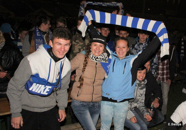 Tłumy w strefie kibica (zdjęcia)