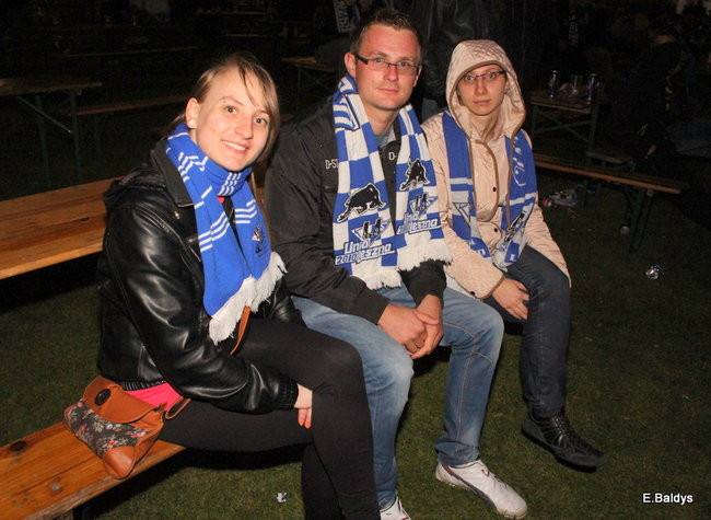 Tłumy w strefie kibica (zdjęcia)