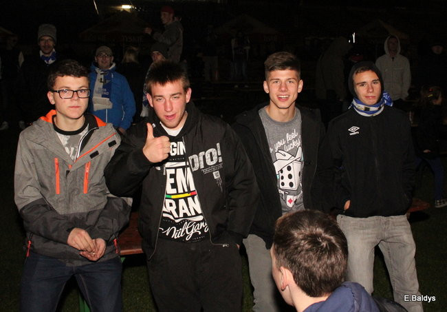 Tłumy w strefie kibica (zdjęcia)