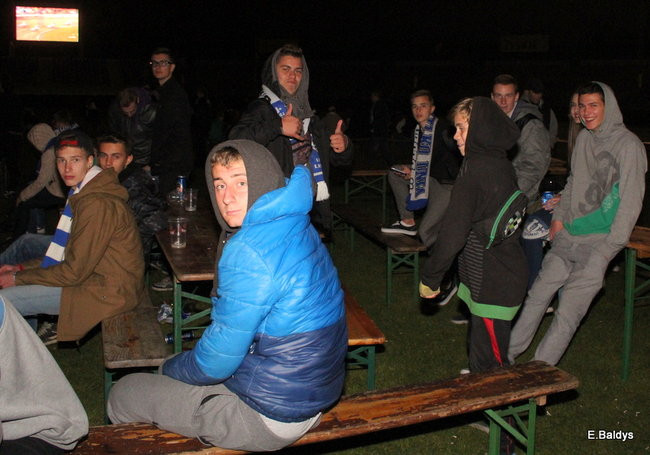 Tłumy w strefie kibica (zdjęcia)