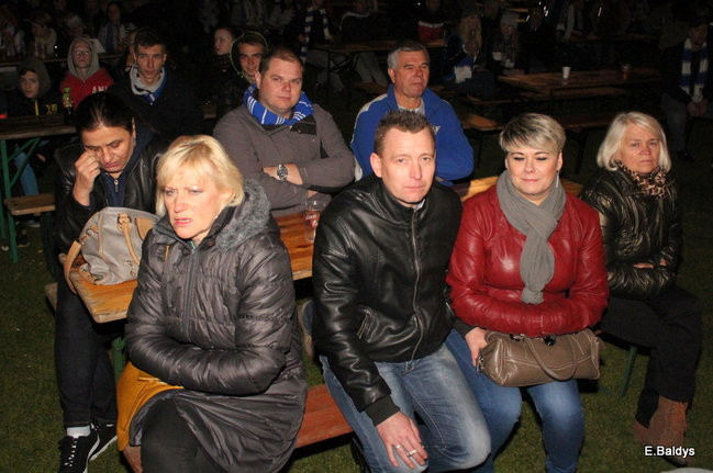 Tłumy w strefie kibica (zdjęcia)