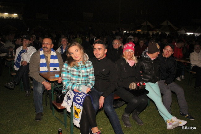 Tłumy w strefie kibica (zdjęcia)