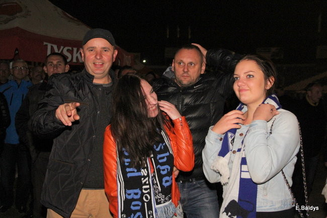 Tłumy w strefie kibica (zdjęcia)