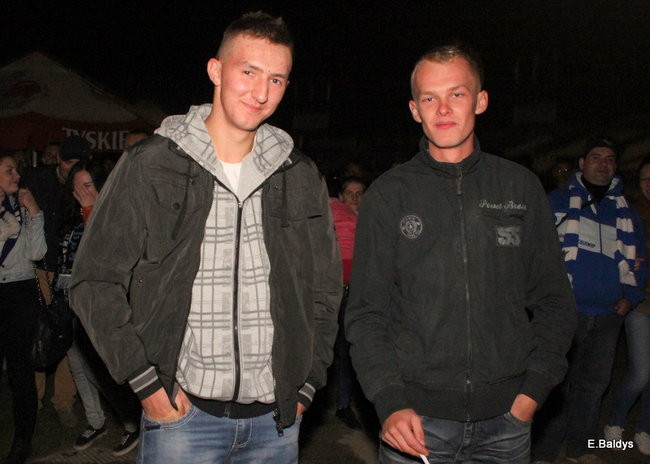 Tłumy w strefie kibica (zdjęcia)