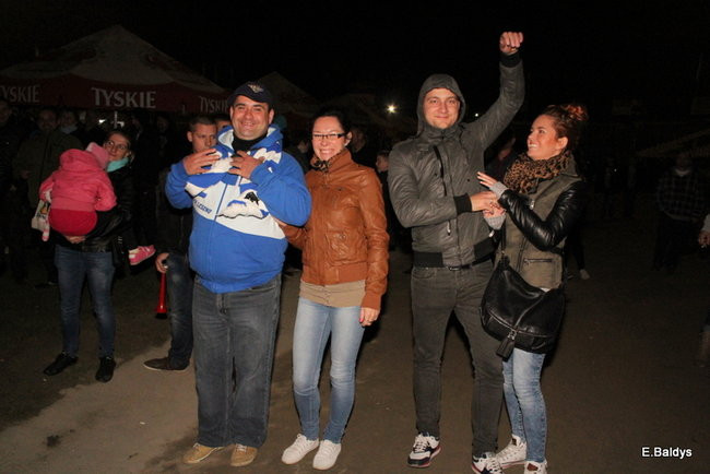 Tłumy w strefie kibica (zdjęcia)