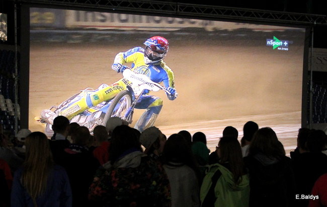 Tłumy w strefie kibica (zdjęcia)