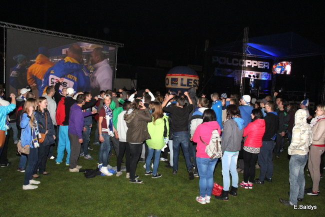 Tłumy w strefie kibica (zdjęcia)