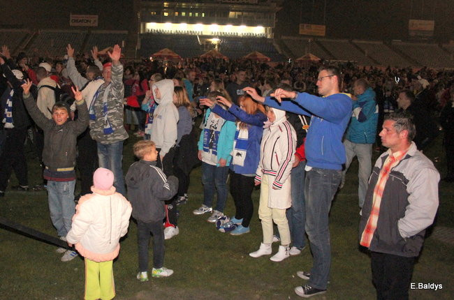 Tłumy w strefie kibica (zdjęcia)