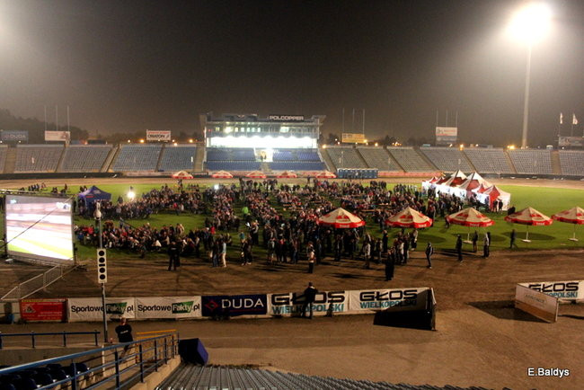 Tłumy w strefie kibica (zdjęcia)