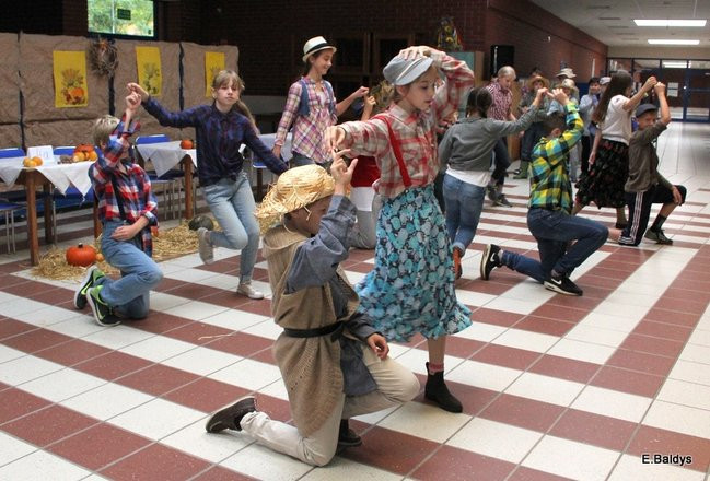 Dożynkowy RAMBIT w SP 13 (zdjęcia)