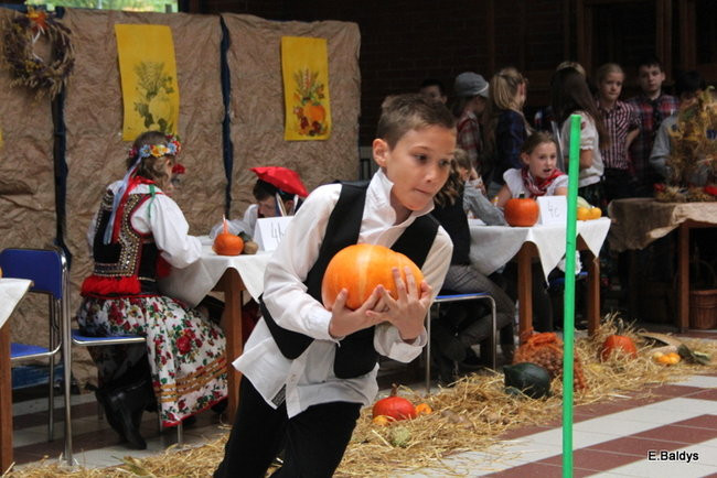 Dożynkowy RAMBIT w SP 13 (zdjęcia)