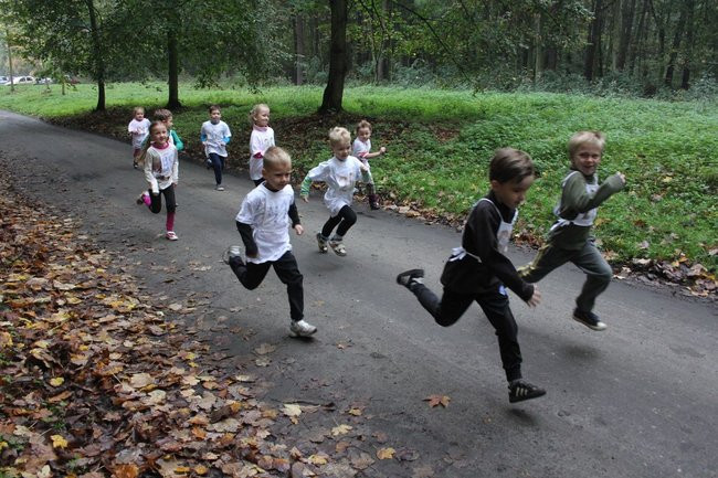 Rodzinne biegi w Karczmie Borowej (zdjęcia)