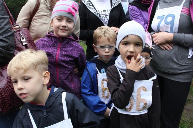 Rodzinne biegi w Karczmie Borowej (zdjęcia)