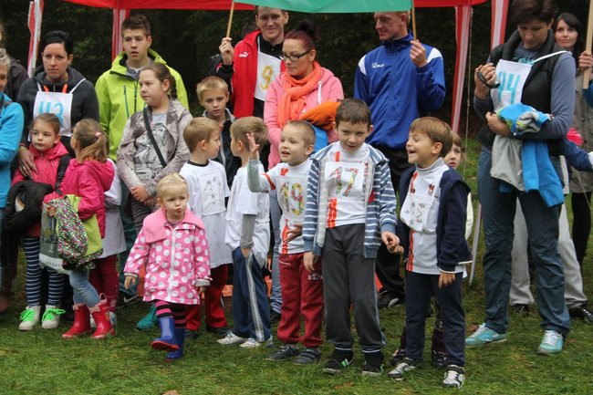Rodzinne biegi w Karczmie Borowej (zdjęcia)