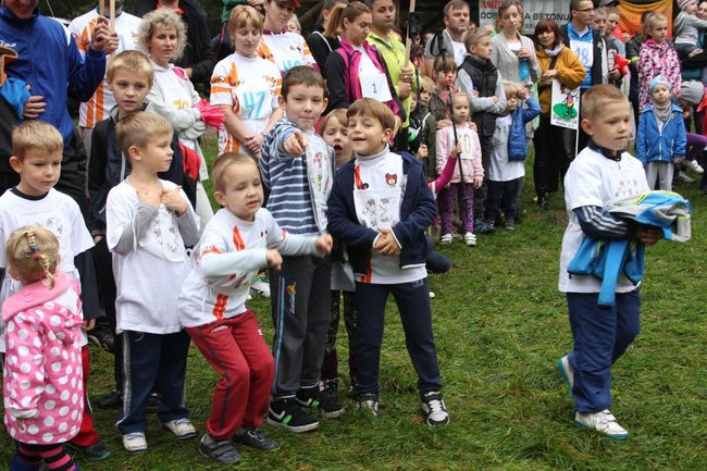 Rodzinne biegi w Karczmie Borowej (zdjęcia)