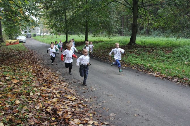Rodzinne biegi w Karczmie Borowej (zdjęcia)