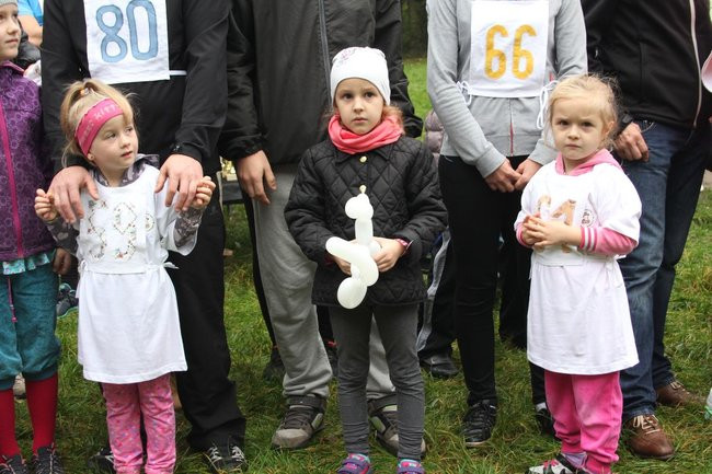 Rodzinne biegi w Karczmie Borowej (zdjęcia)