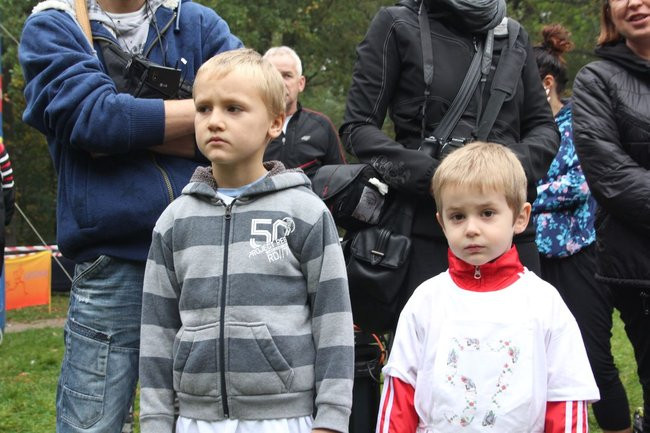 Rodzinne biegi w Karczmie Borowej (zdjęcia)