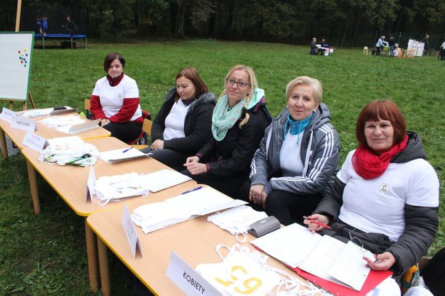 Rodzinne biegi w Karczmie Borowej (zdjęcia)