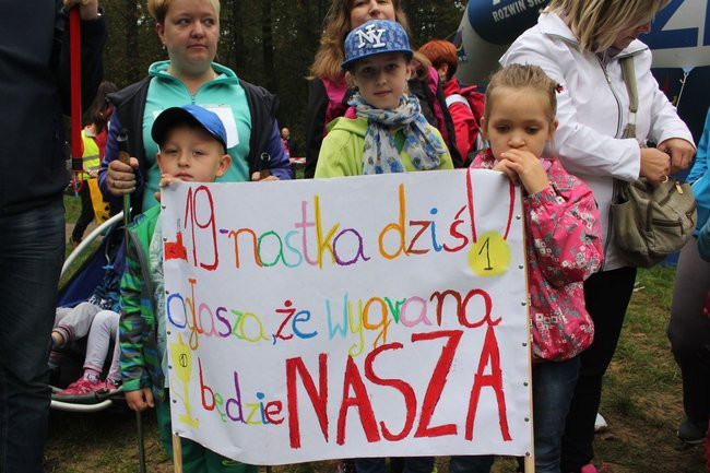 Rodzinne biegi w Karczmie Borowej (zdjęcia)