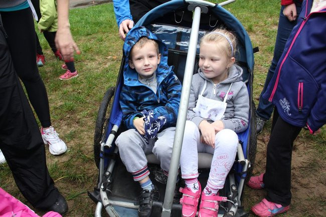 Rodzinne biegi w Karczmie Borowej (zdjęcia)