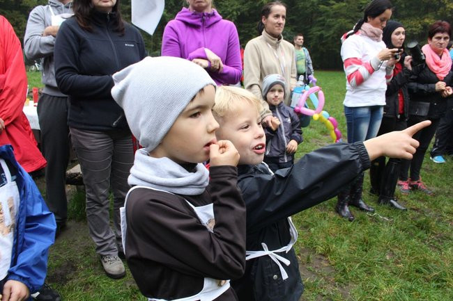 Rodzinne biegi w Karczmie Borowej (zdjęcia)