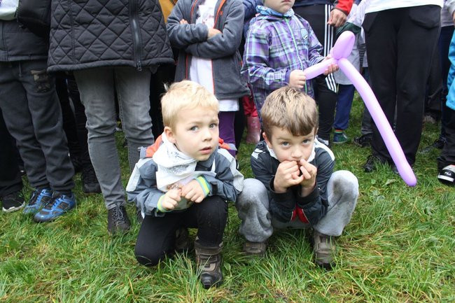 Rodzinne biegi w Karczmie Borowej (zdjęcia)