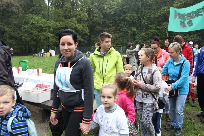 Rodzinne biegi w Karczmie Borowej (zdjęcia)