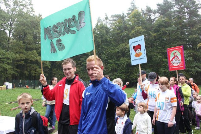 Rodzinne biegi w Karczmie Borowej (zdjęcia)