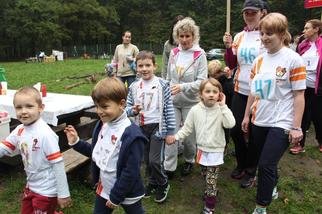 Rodzinne biegi w Karczmie Borowej (zdjęcia)