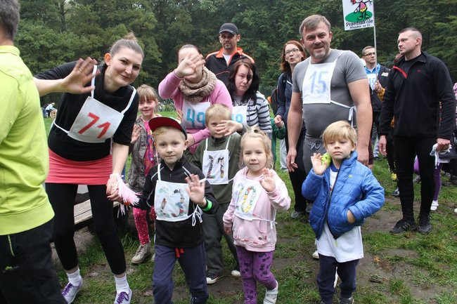 Rodzinne biegi w Karczmie Borowej (zdjęcia)