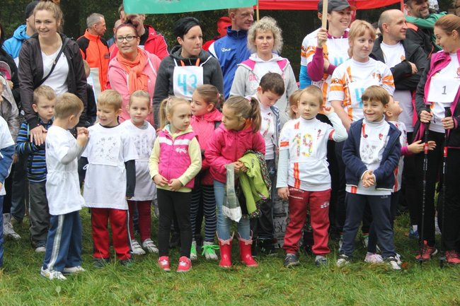 Rodzinne biegi w Karczmie Borowej (zdjęcia)