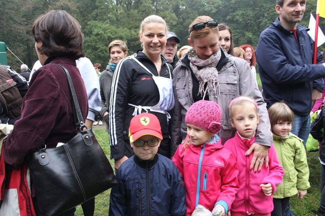 Rodzinne biegi w Karczmie Borowej (zdjęcia)
