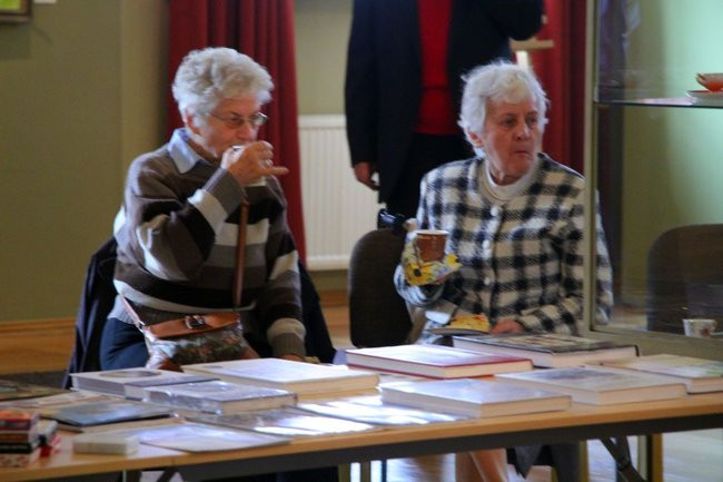 Zbieracze w synagodze (zdjęcia)