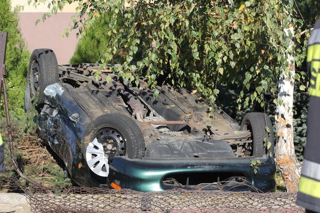 Zderzenie aut na Zatorzu. Kierujące trafiły do szpitala  (zdjęcia)