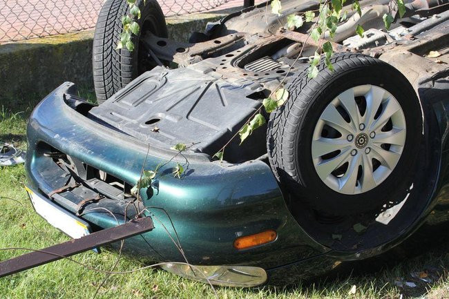 Zderzenie aut na Zatorzu. Kierujące trafiły do szpitala  (zdjęcia)