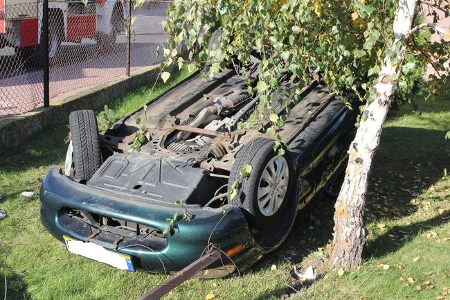Zderzenie aut na Zatorzu. Kierujące trafiły do szpitala  (zdjęcia)