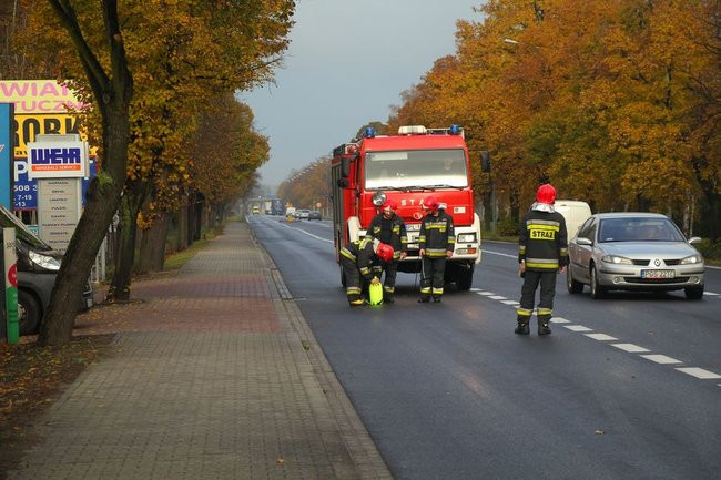 Rozlała się substancja ropopochodna (zdjęcia)