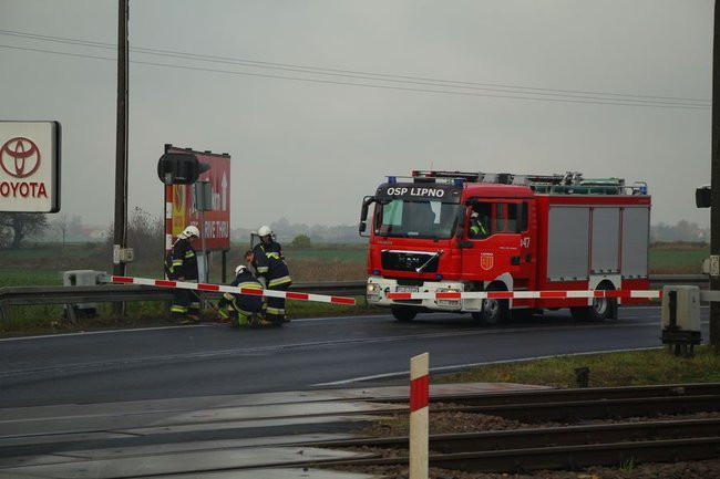 Rozlała się substancja ropopochodna (zdjęcia)