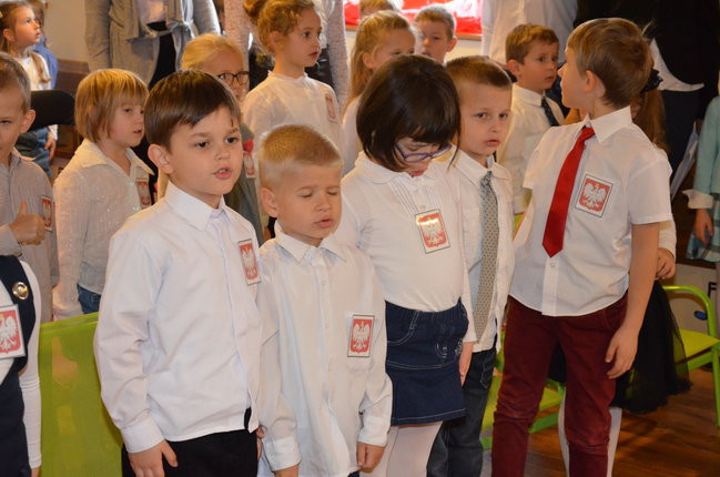 Przedszkolacy w patriotycznym repertuarze (zdjęcia)