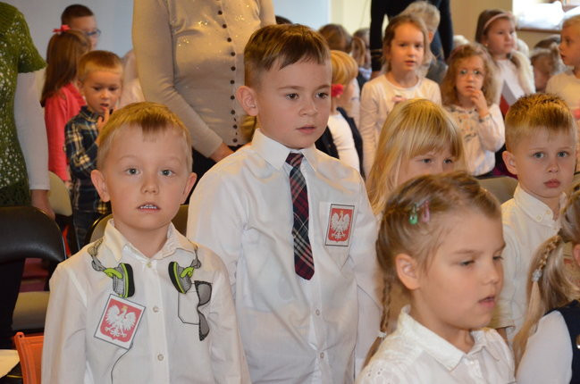 Przedszkolacy w patriotycznym repertuarze (zdjęcia)