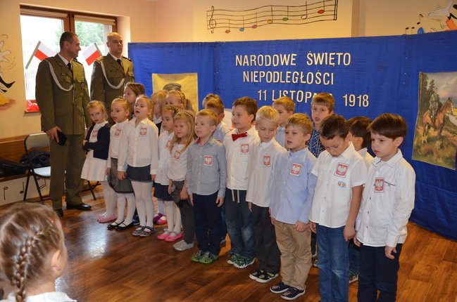 Przedszkolacy w patriotycznym repertuarze (zdjęcia)