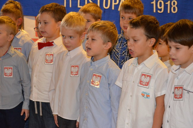 Przedszkolacy w patriotycznym repertuarze (zdjęcia)