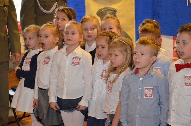 Przedszkolacy w patriotycznym repertuarze (zdjęcia)